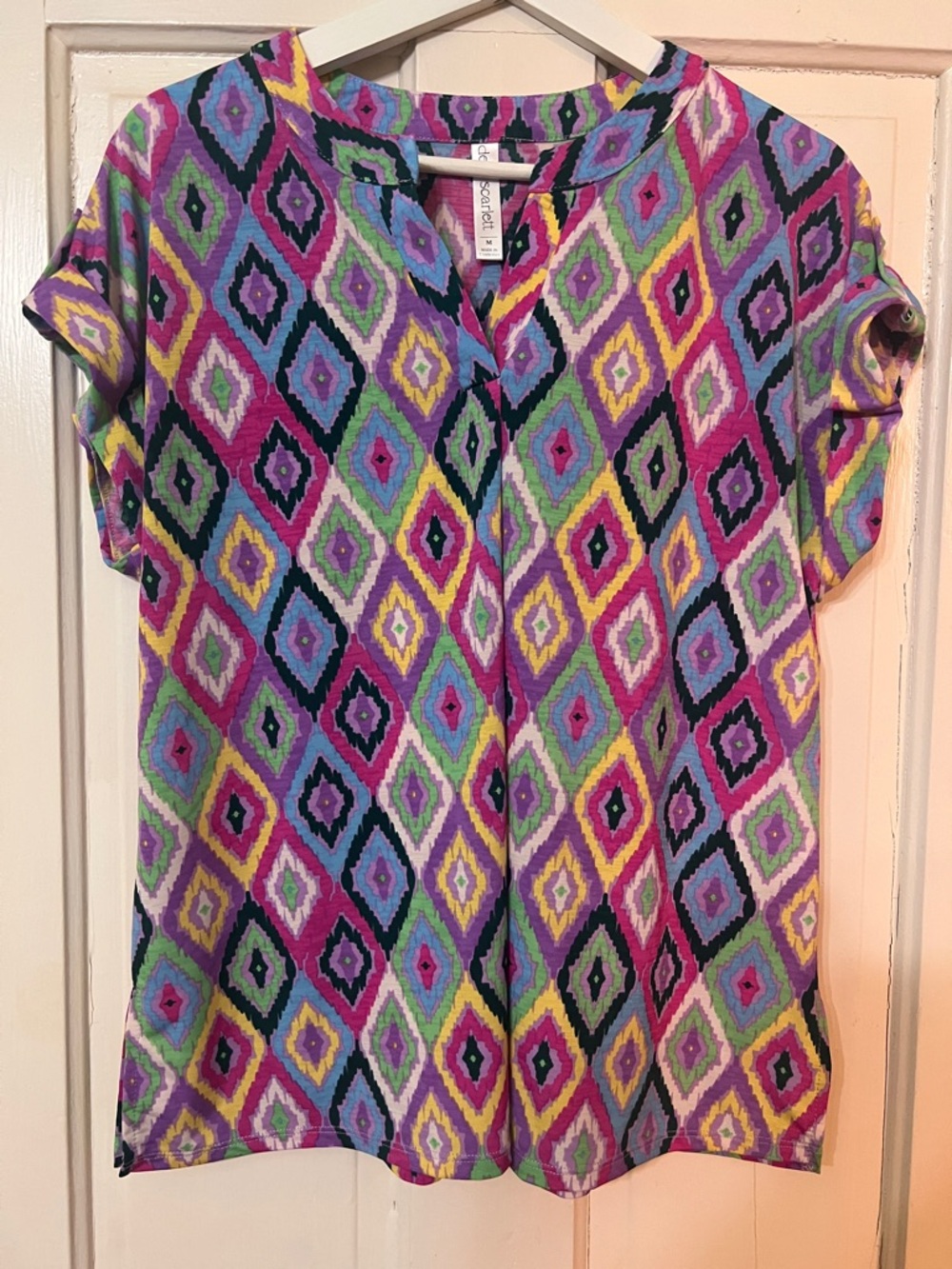 DEAR SCARLETT Women's Multicolor Diamond-Print Short Sleeve Blouse NWOT